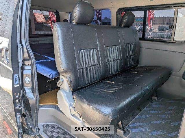 Toyota HIACE VAN 2006-10 7981372-7