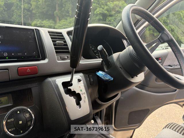 Toyota HIACE VAN 2011-02 7981371-13