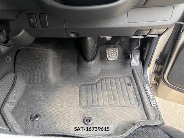 Toyota HIACE VAN 2011-02 7981371-15