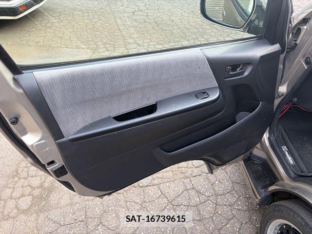 Toyota HIACE VAN 2011-02 7981371-17