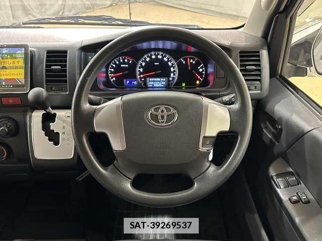 Toyota HIACE VAN 2019-05 7981369-9