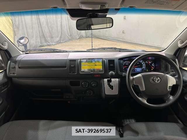Toyota HIACE VAN 2019-05 7981369-15