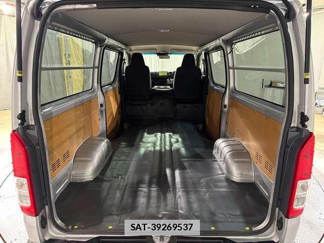 Toyota HIACE VAN 2019-05 7981369-19