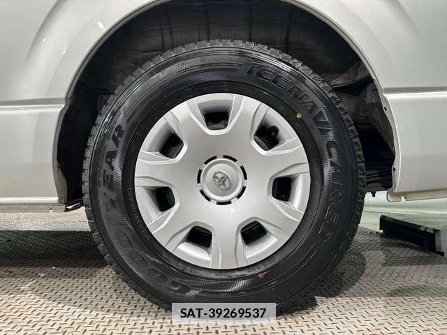 Toyota HIACE VAN 2019-05 7981369-27
