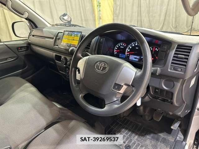 Toyota HIACE VAN 2019-05 7981369-8