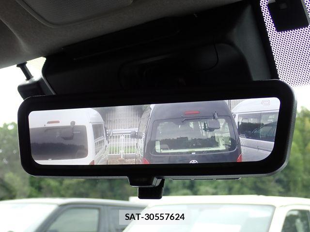 Toyota HIACE VAN 2022-03 8038823-15