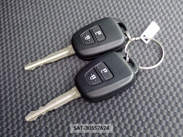 Toyota HIACE VAN 2022-03 8038823-18