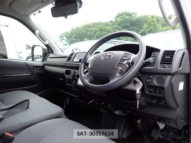 Toyota HIACE VAN 2022-03 8038823-20