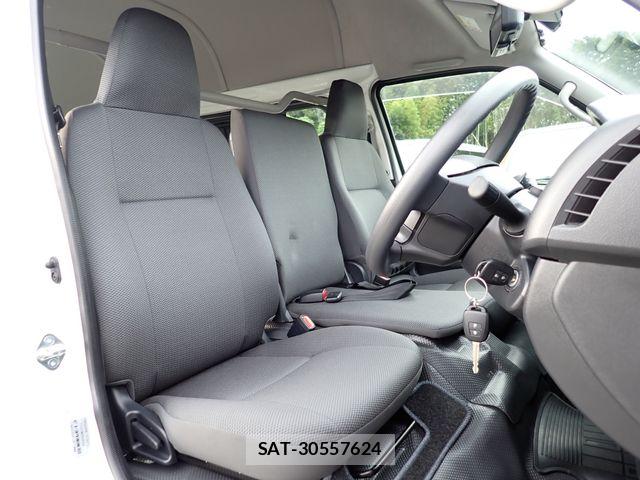 Toyota HIACE VAN 2022-03 8038823-21