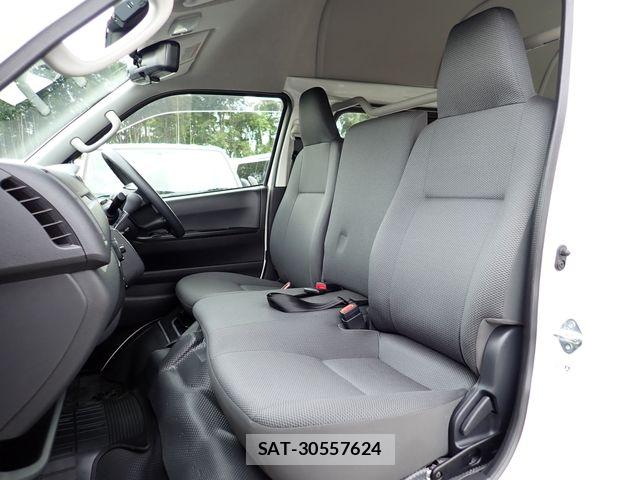 Toyota HIACE VAN 2022-03 8038823-22