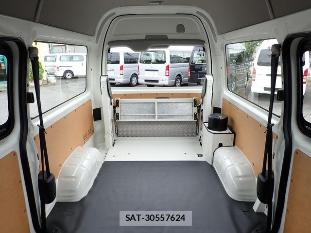 Toyota HIACE VAN 2022-03 8038823-26