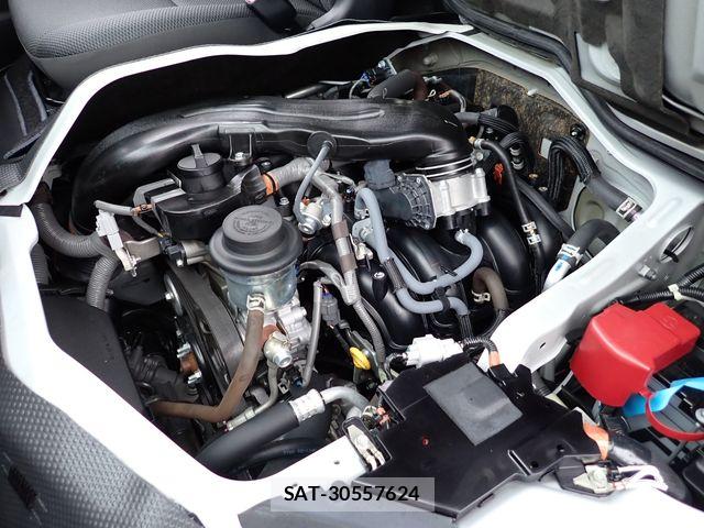 Toyota HIACE VAN 2022-03 8038823-29