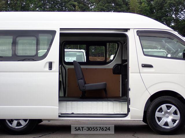 Toyota HIACE VAN 2022-03 8038823-4