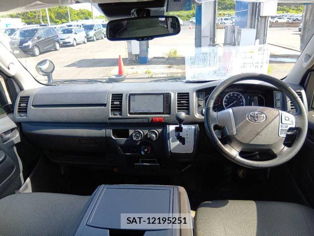 Toyota HIACE VAN 2021-06 8038843-1
