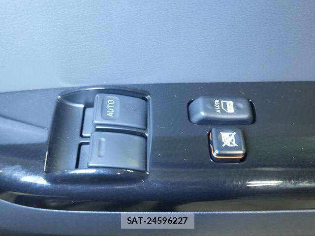 Toyota HIACE VAN 2025-12 8038788-23