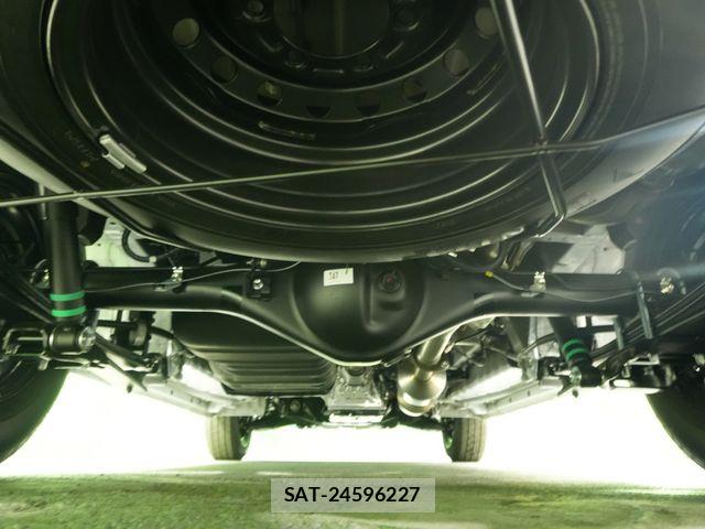 Toyota HIACE VAN 2025-12 8038788-25
