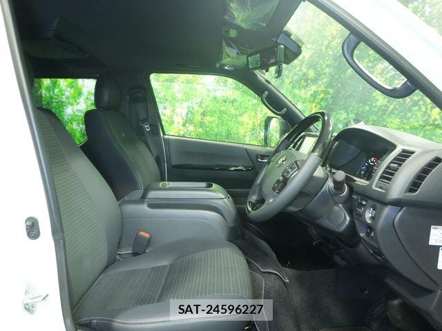 Toyota HIACE VAN 2025-12 8038788-26