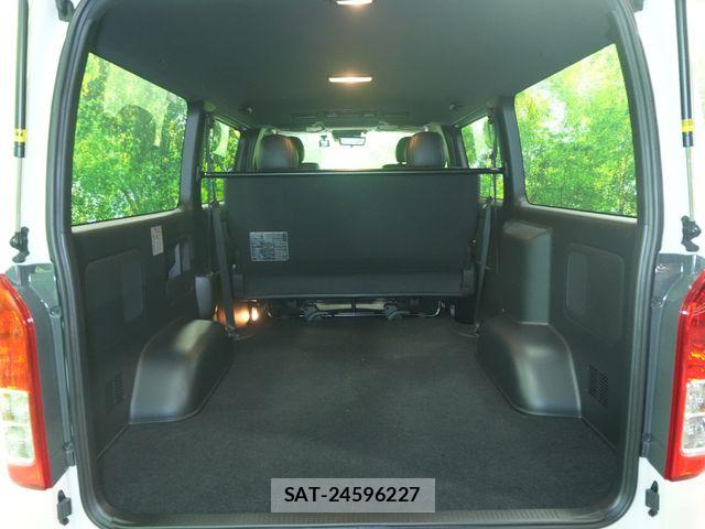 Toyota HIACE VAN 2025-12 8038788-28