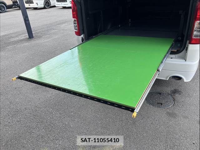 Toyota HIACE VAN 2022-08 8038797-18
