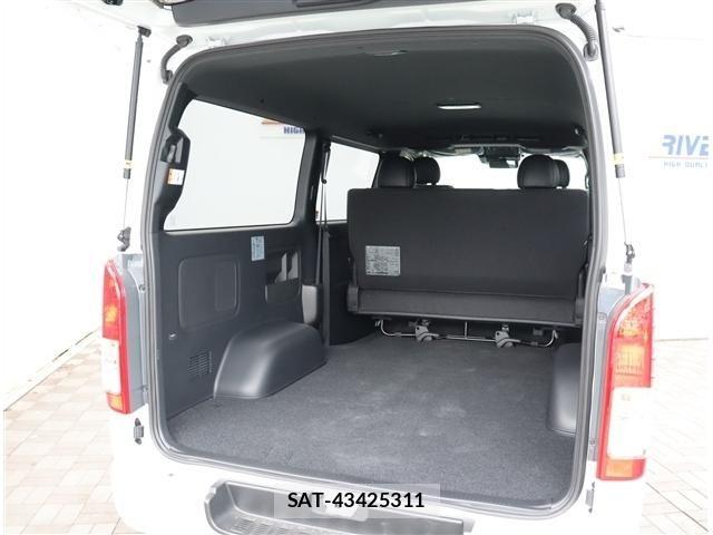 Toyota HIACE VAN 2026-05 8038789-14