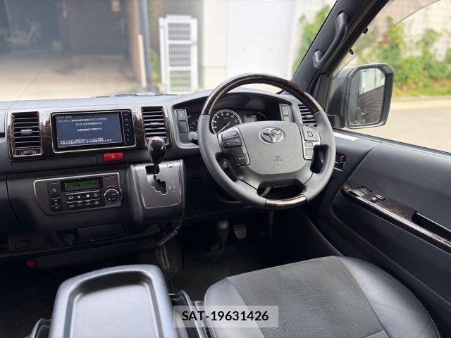 Toyota HIACE VAN 2021-03 8038838-17