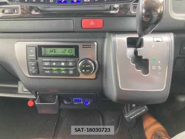 Toyota HIACE VAN 2021-08 8038822-12