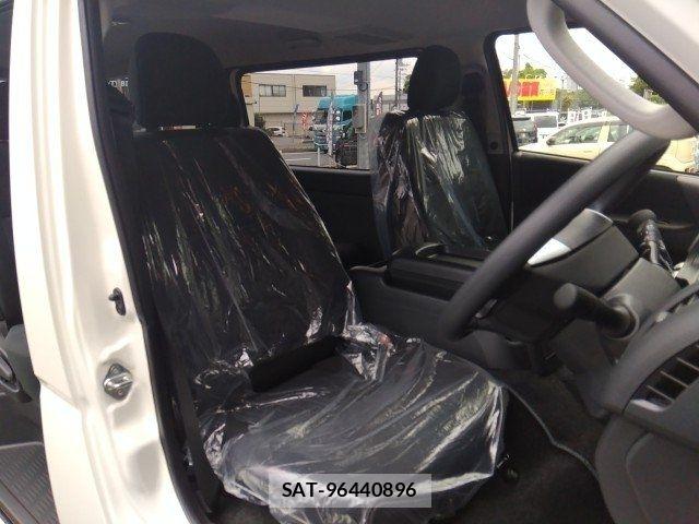 Toyota HIACE VAN 2025-10 8038814-9