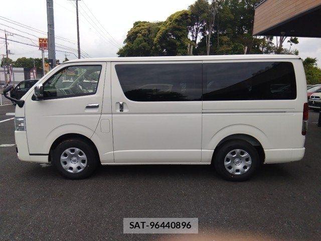 Toyota HIACE VAN 2025-10 8038814-15