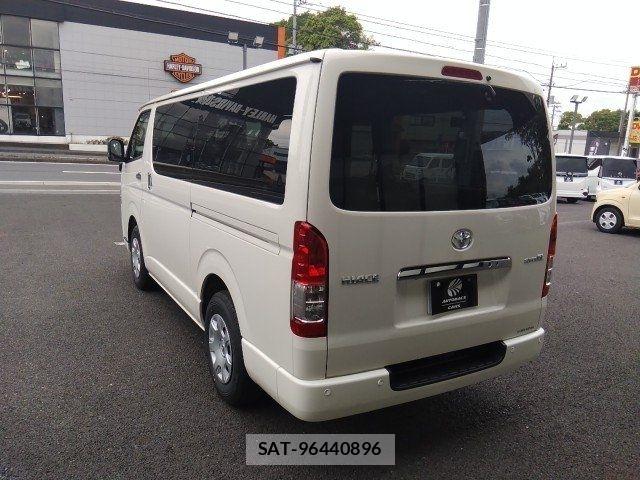 Toyota HIACE VAN 2025-10 8038814-17