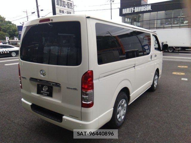 Toyota HIACE VAN 2025-10 8038814-18