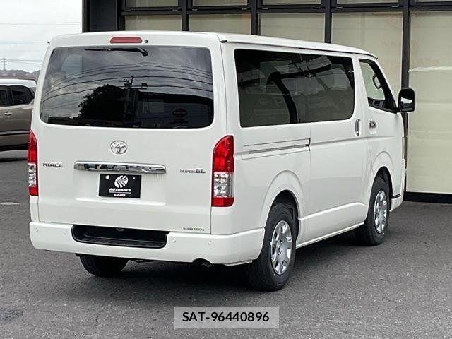 Toyota HIACE VAN 2025-10 8038814-2