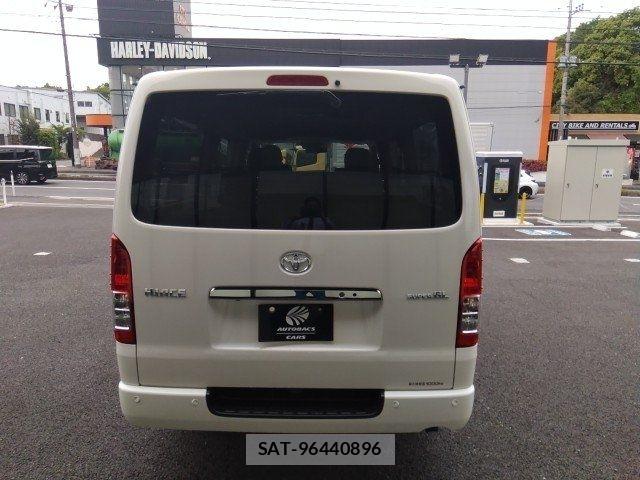 Toyota HIACE VAN 2025-10 8038814-4