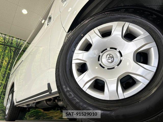 Toyota HIACE VAN 2025-11 8038805-12