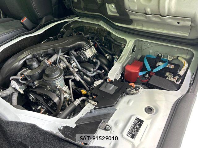 Toyota HIACE VAN 2025-11 8038805-17