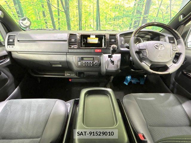 Toyota HIACE VAN 2025-11 8038805-1