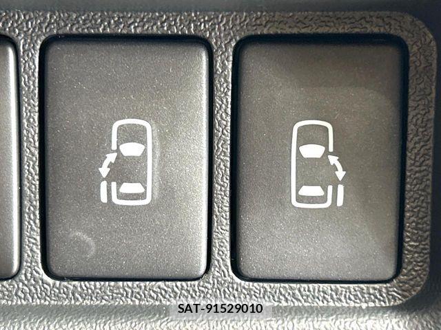 Toyota HIACE VAN 2025-11 8038805-3
