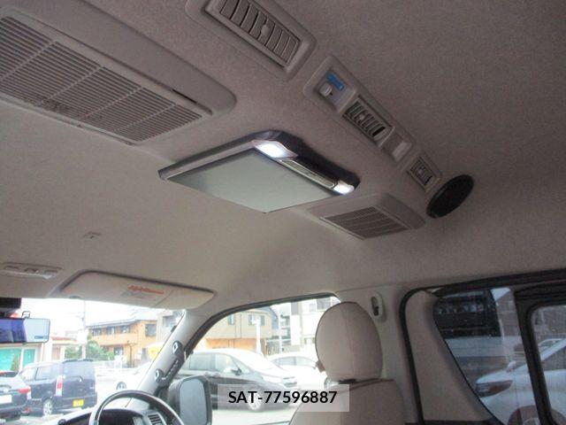 Toyota HIACE VAN 2017-12 8038824-12