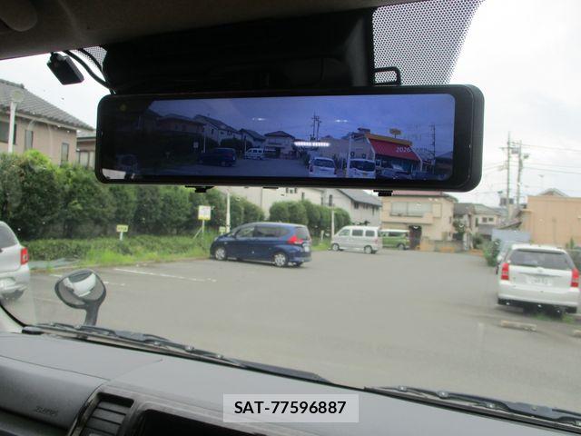 Toyota HIACE VAN 2017-12 8038824-13
