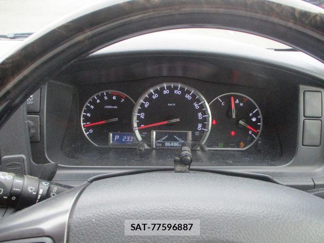 Toyota HIACE VAN 2017-12 8038824-16