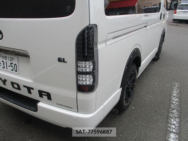 Toyota HIACE VAN 2017-12 8038824-19
