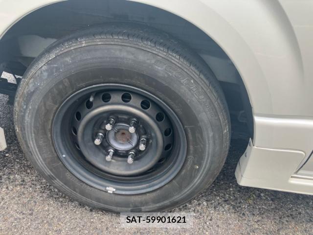 Toyota HIACE VAN 2022-04 8038832-9