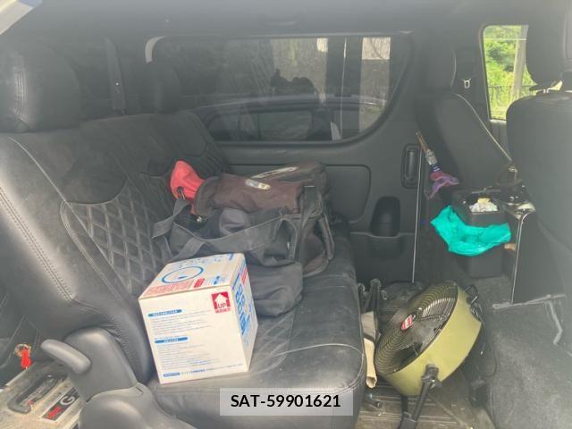 Toyota HIACE VAN 2022-04 8038832-11