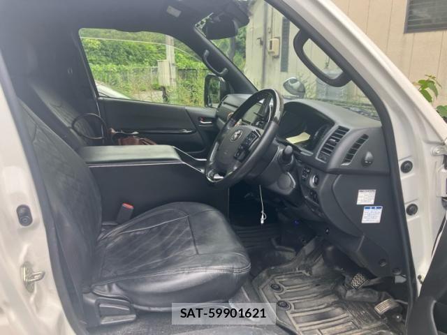 Toyota HIACE VAN 2022-04 8038832-12