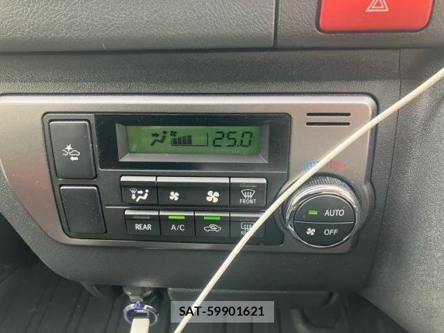 Toyota HIACE VAN 2022-04 8038832-18