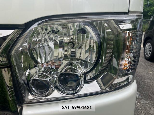 Toyota HIACE VAN 2022-04 8038832-24