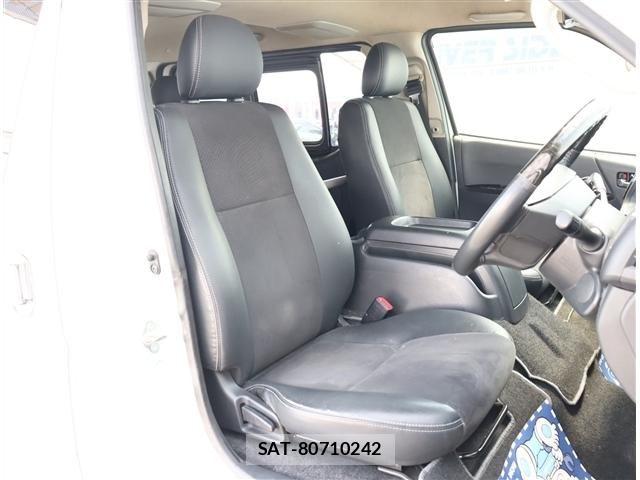 Toyota HIACE VAN 2015-07 8038839-11