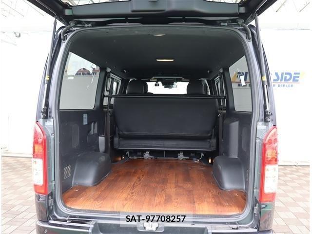 Toyota HIACE VAN 2021-11 8038796-12