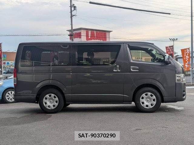 Toyota HIACE VAN 2021-07 8038834-19