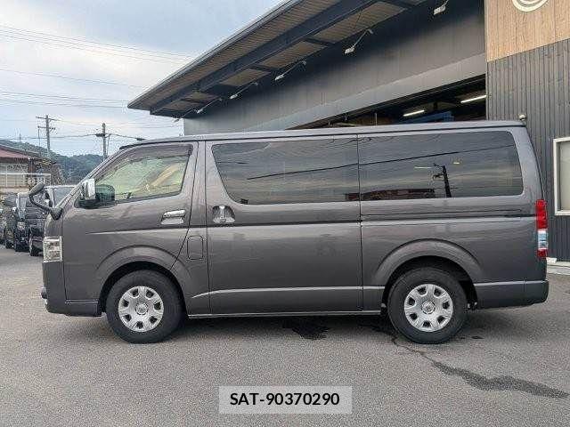 Toyota HIACE VAN 2021-07 8038834-23