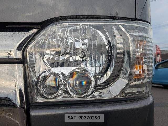 Toyota HIACE VAN 2021-07 8038834-24
